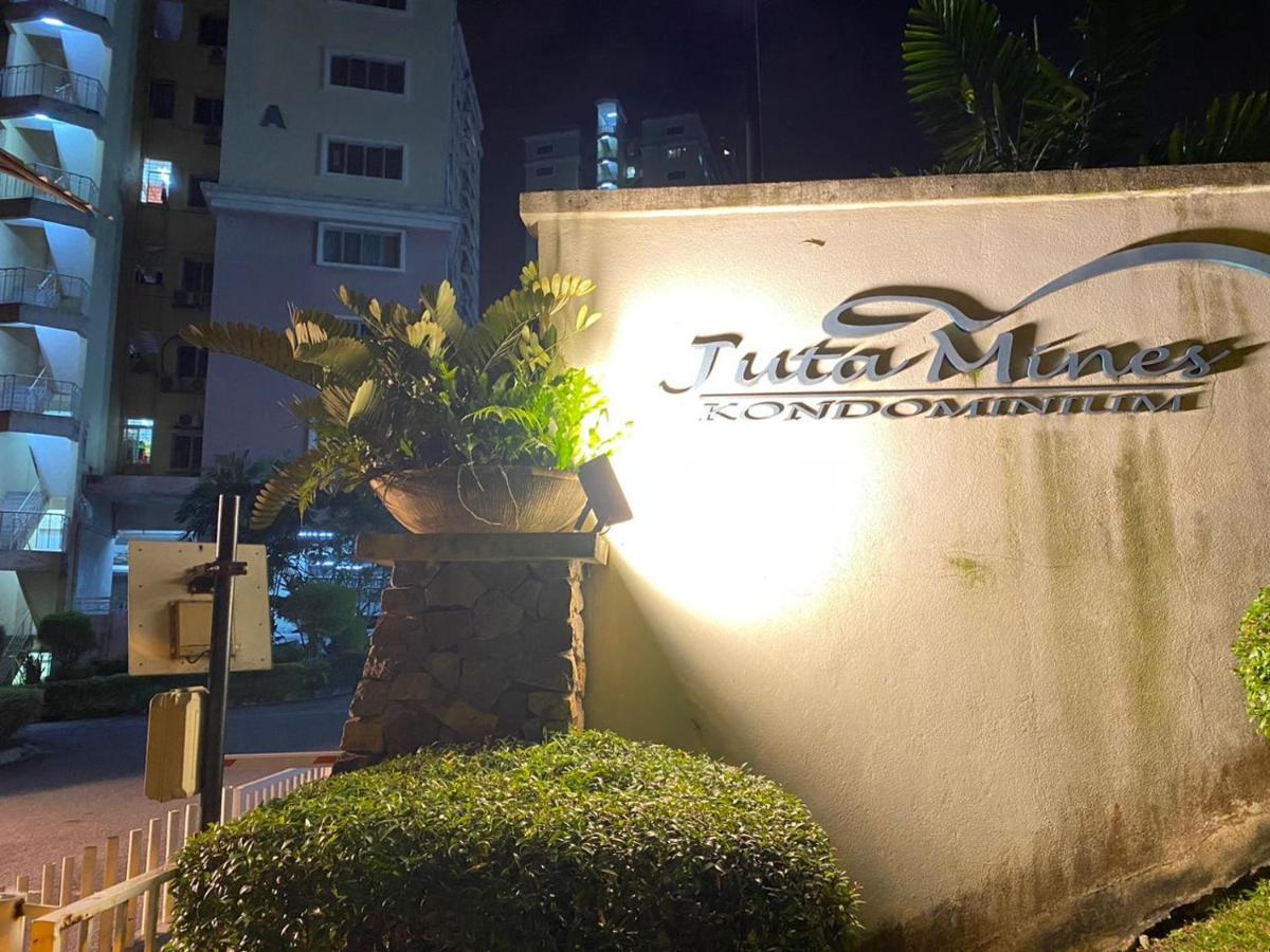 Homestay Juta Mines Seri Kembangan Balakong Serdang Lama Buitenkant foto