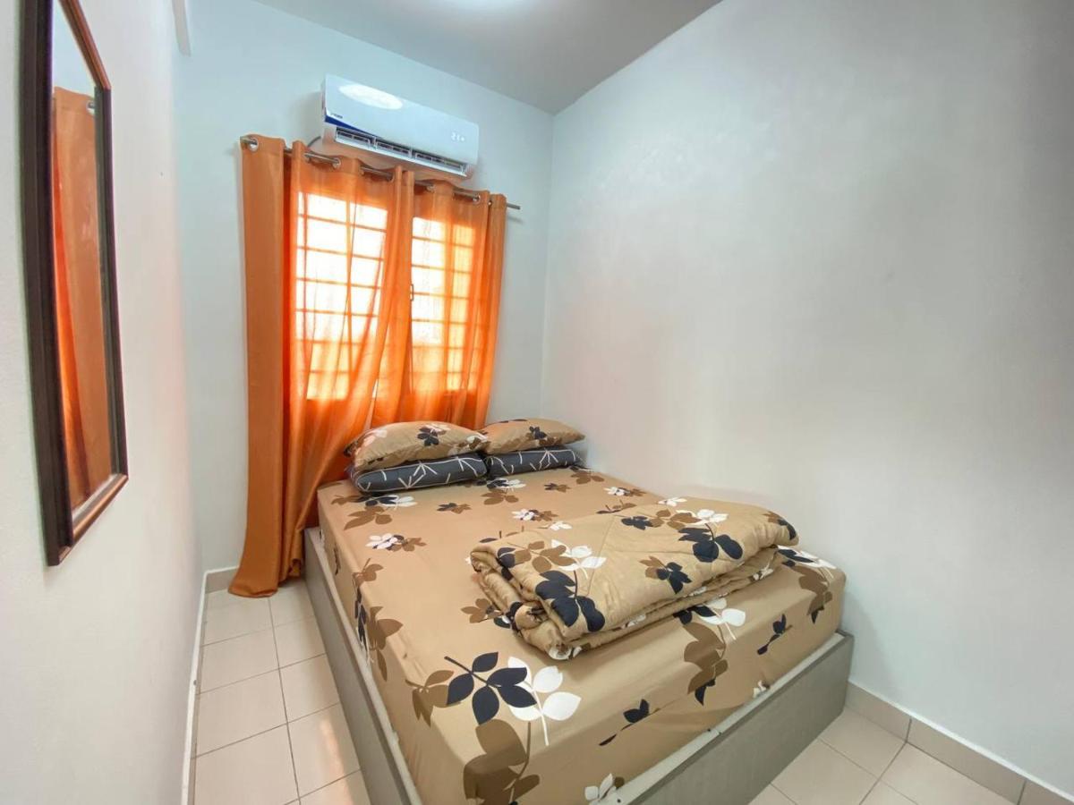 Homestay Juta Mines Seri Kembangan Balakong Serdang Lama Buitenkant foto